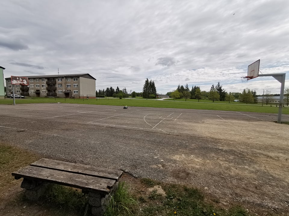 Järva-Jaani Kase tn korvpalliplats Järva-Jaani Kase tn korvpalliplats
